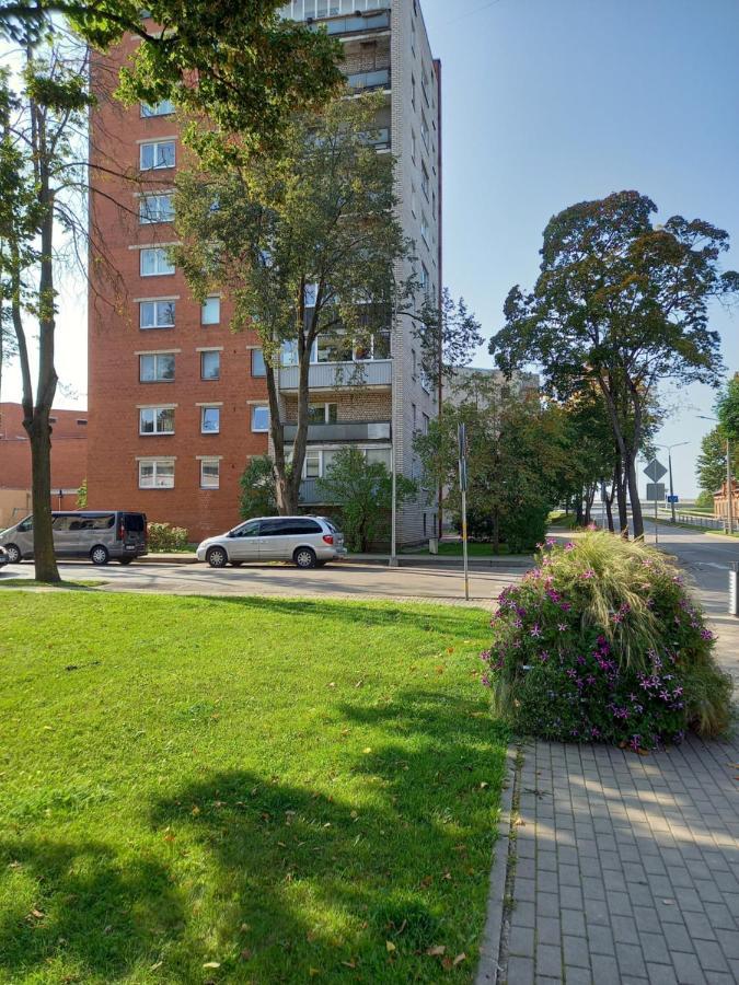 Center Two Bedroom Apartment Daugavpils Exterior photo